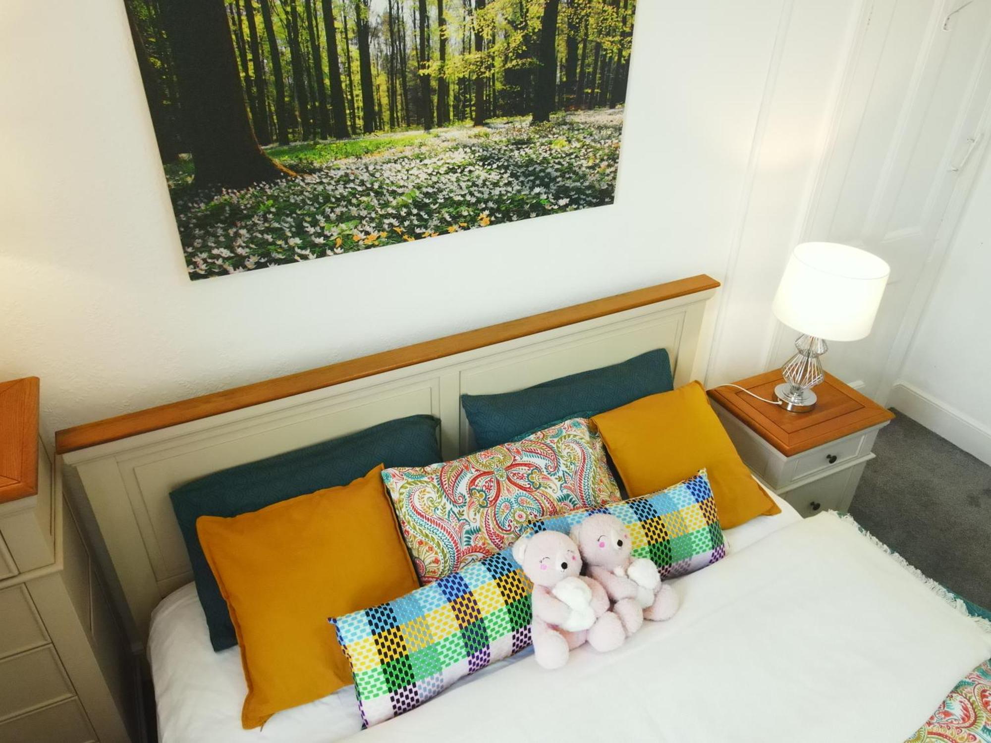 Service Accommodation 2 Bed Room Apartment In Newport South Wales Near Celtic Manor Icc Wales Exterior photo