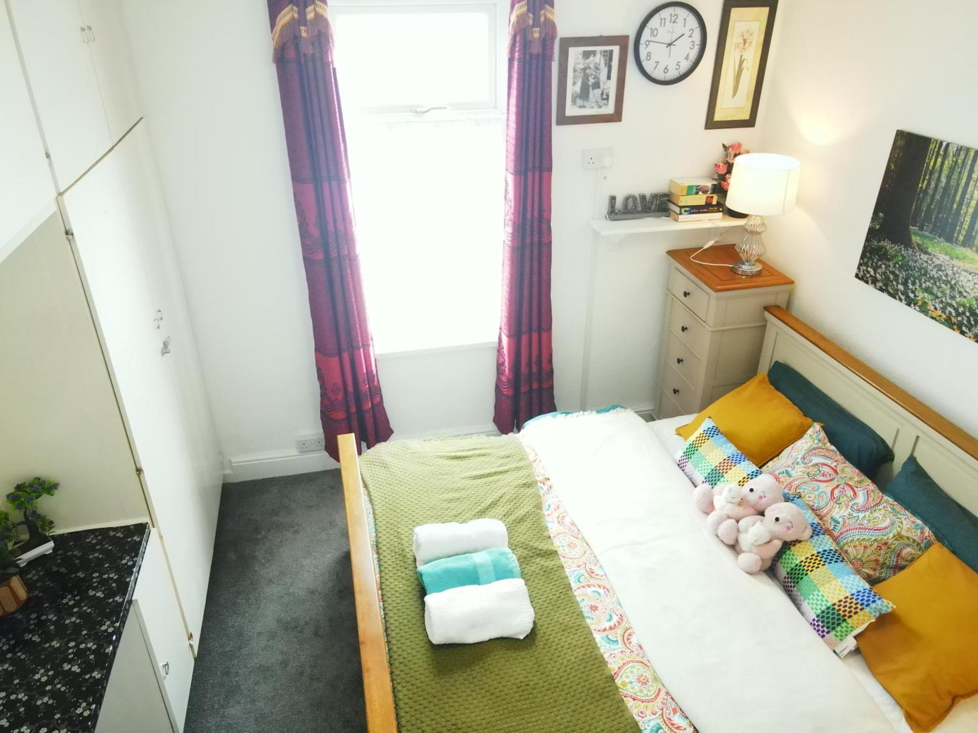 Service Accommodation 2 Bed Room Apartment In Newport South Wales Near Celtic Manor Icc Wales Exterior photo