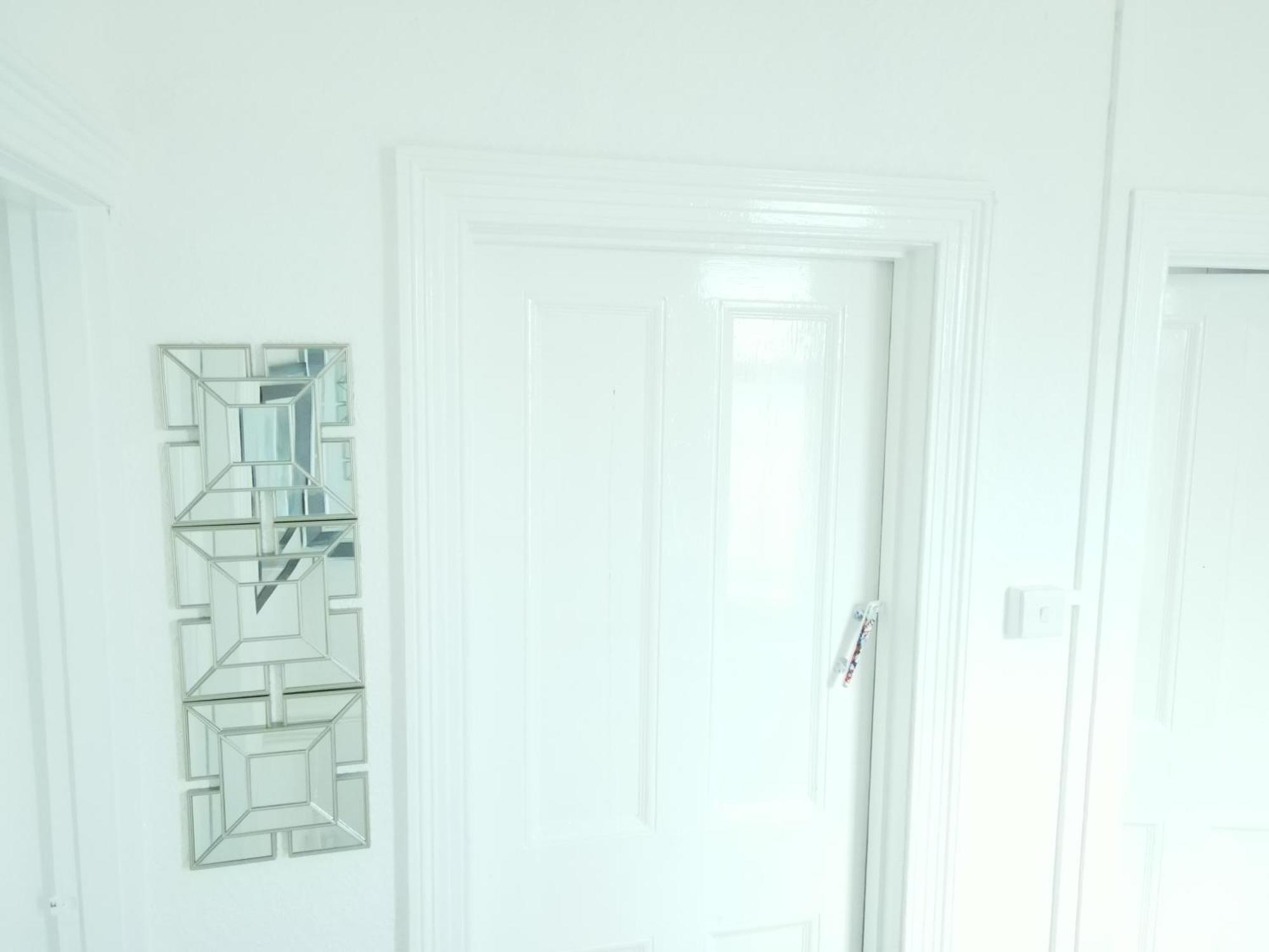 Service Accommodation 2 Bed Room Apartment In Newport South Wales Near Celtic Manor Icc Wales Exterior photo