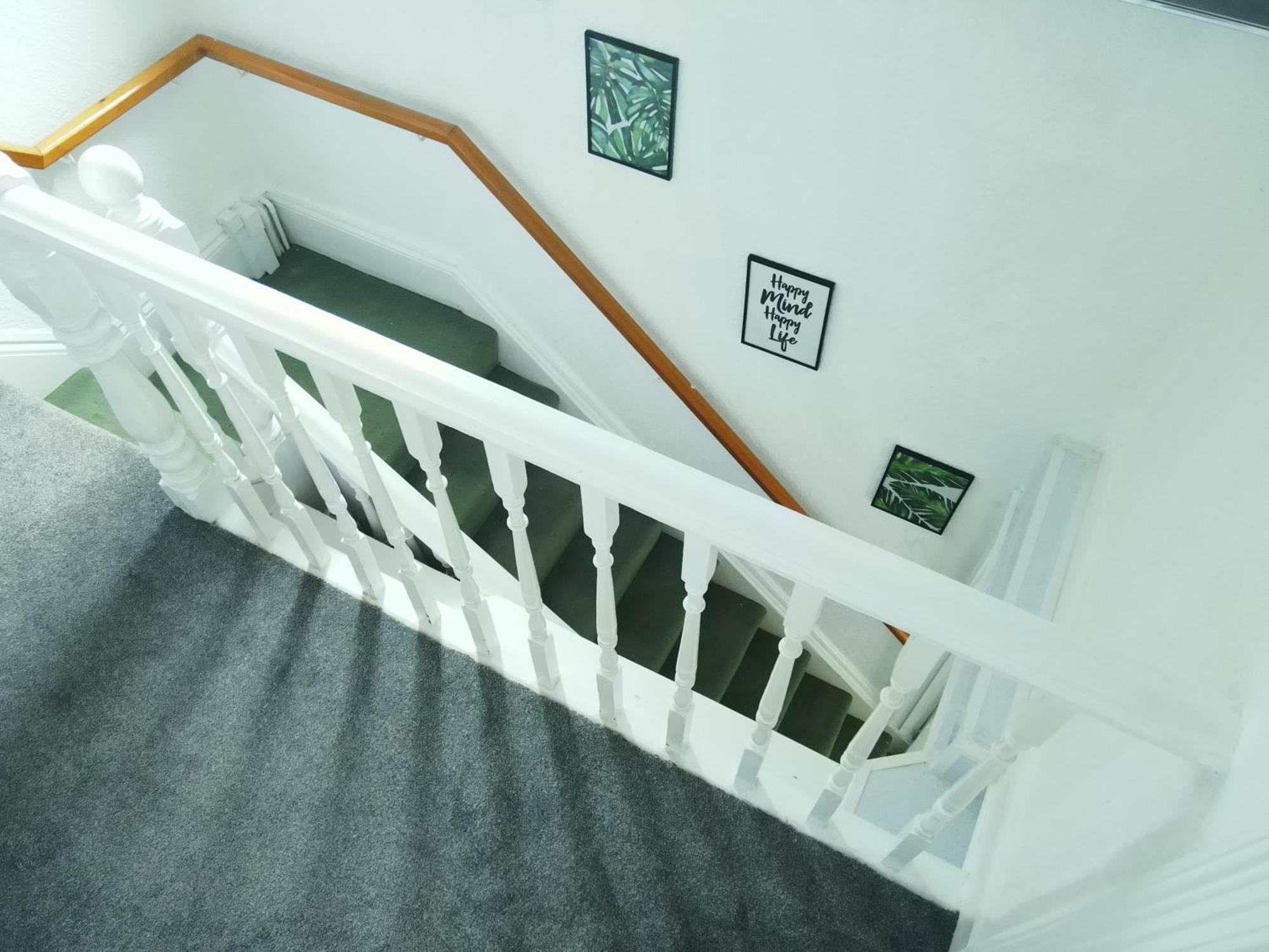 Service Accommodation 2 Bed Room Apartment In Newport South Wales Near Celtic Manor Icc Wales Exterior photo