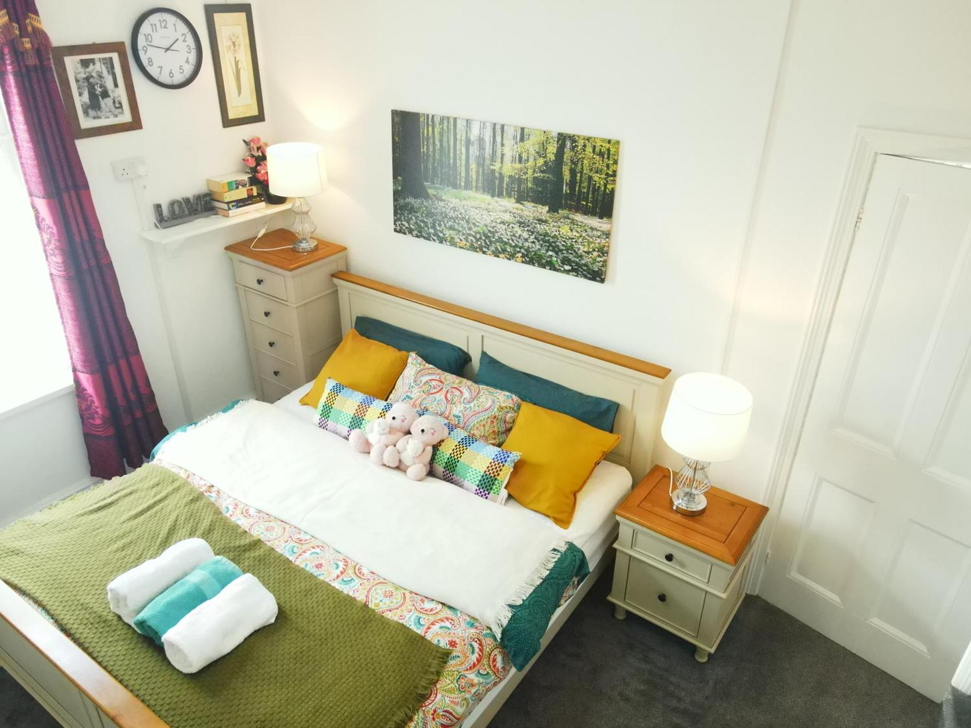 Service Accommodation 2 Bed Room Apartment In Newport South Wales Near Celtic Manor Icc Wales Exterior photo