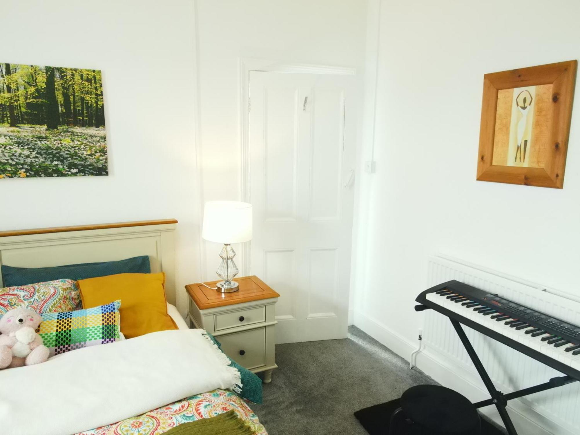 Service Accommodation 2 Bed Room Apartment In Newport South Wales Near Celtic Manor Icc Wales Exterior photo